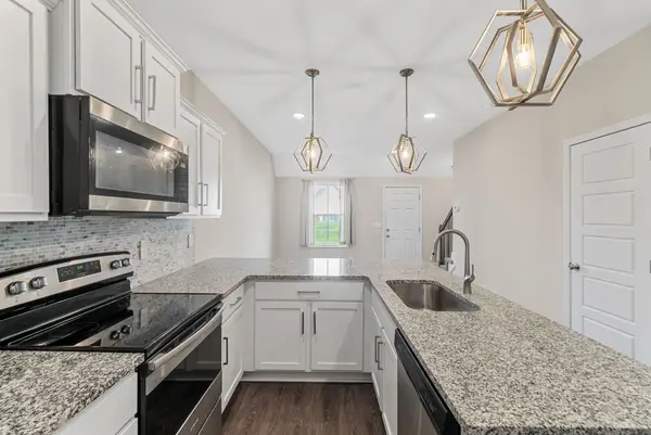 224 Drayton Dr #G, Clarksville, TN 37042