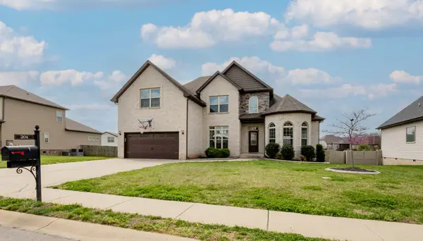 204 Bluebriar Trace, Clarksville, TN 37043