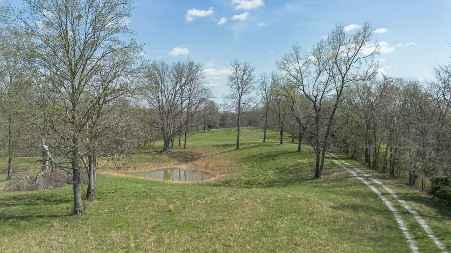 1904 Millers Chapel Rd, Charlotte, TN 37036 - #2