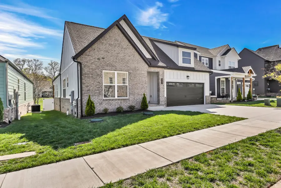 623 Centre St, Pleasant View, TN 37146 - #2