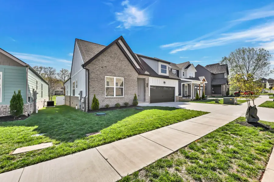 623 Centre St, Pleasant View, TN 37146 - #3