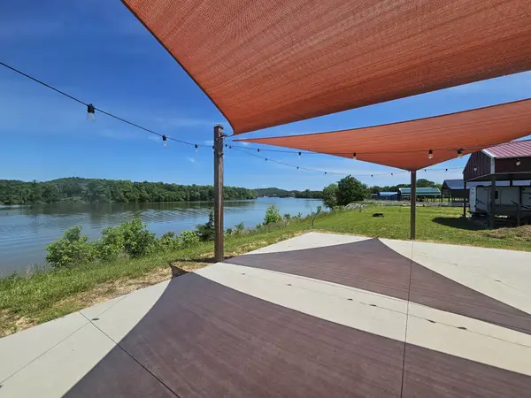 2607 Hardin Bottom River Rd, Clifton, TN 38425