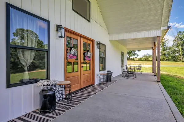 454 Gum Branch Rd, Burns, TN 37029