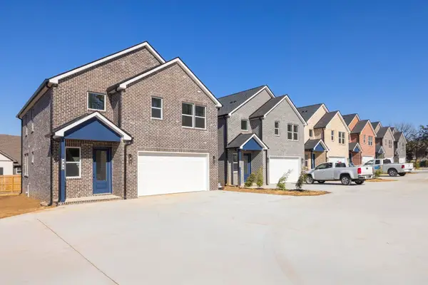 449 Sandhill Rd, La Vergne, TN 37086