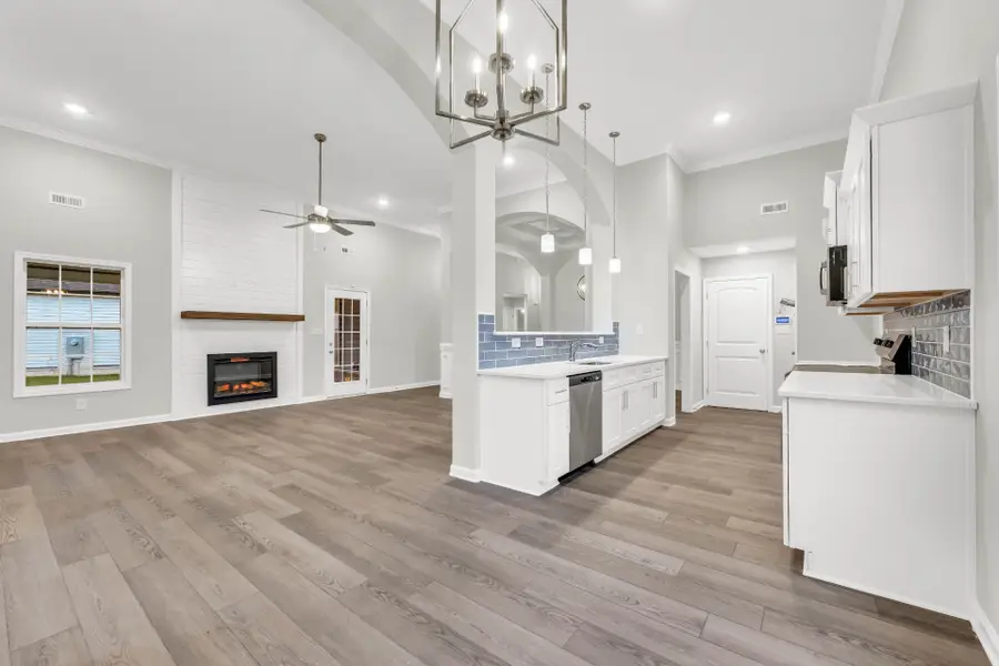 2700 Brewster Dr, Clarksville, TN 37042 - #2