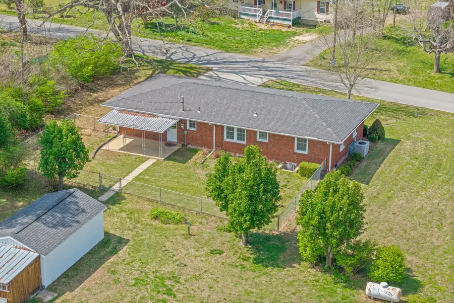 80 Church St, Tennessee Ridge, TN 37178 - #3