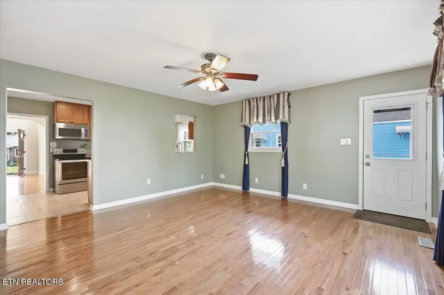 2445 Kennington Rd, Knoxville, TN 37917 - #3
