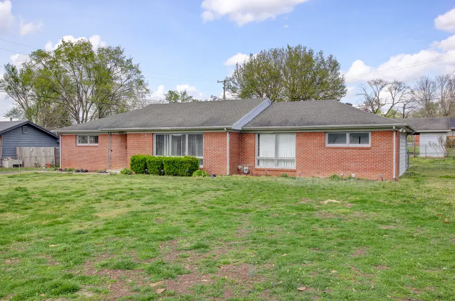 1718 Clarence Dr, Hopkinsville, KY 42240 - #3