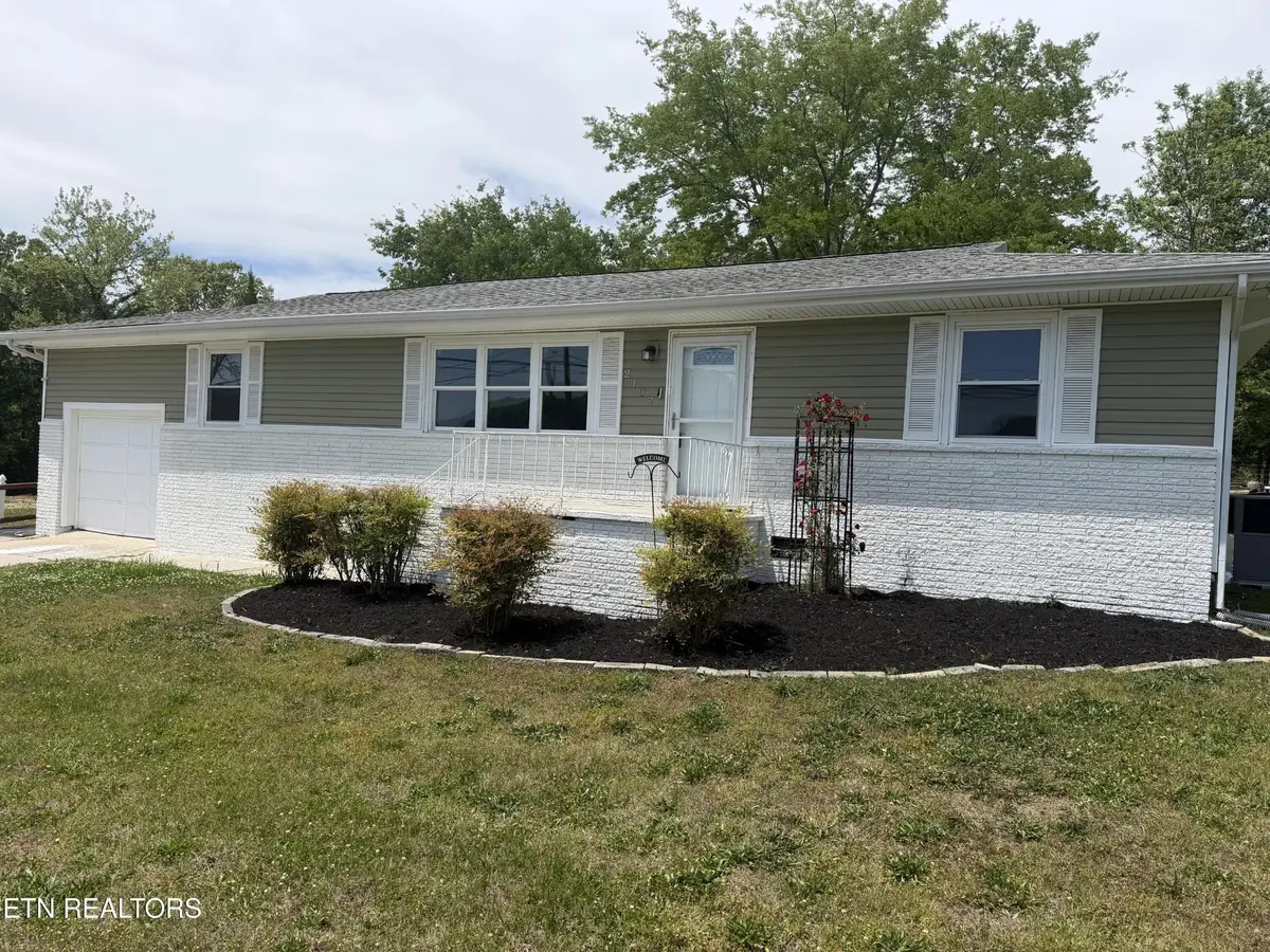 2107 Tipton Station Rd, Knoxville, TN 37920 - #1