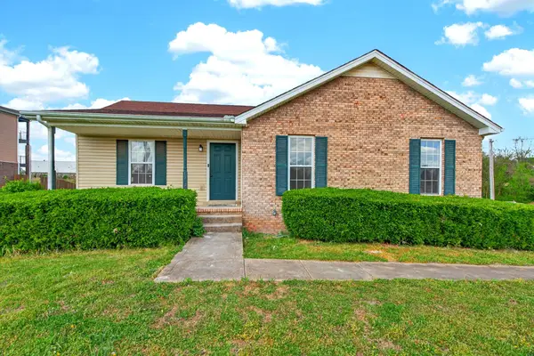 1966 Berkshire Dr, Clarksville, TN 37042