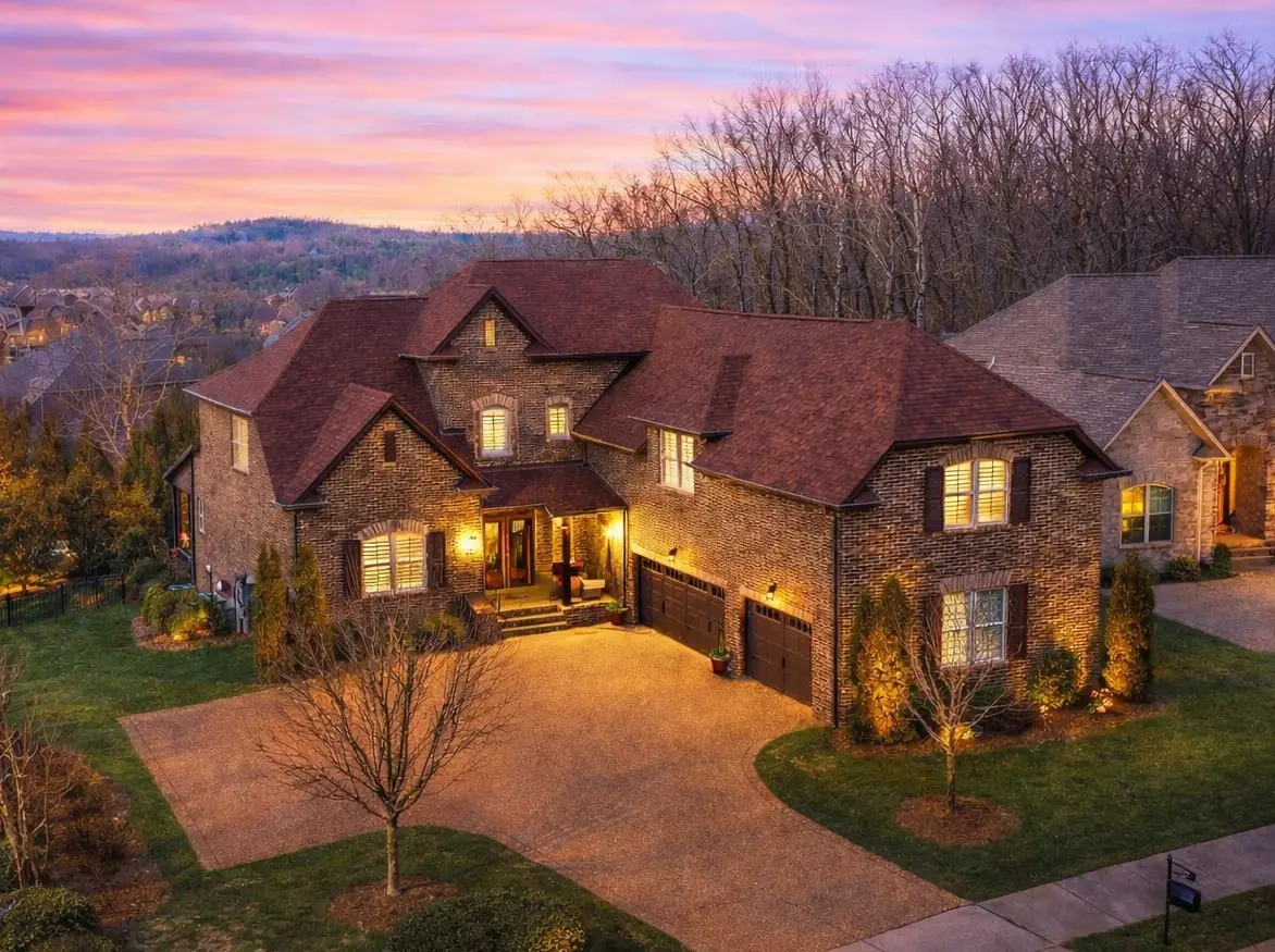 303 Scarsdale Dr S, Hendersonville, TN 37075 - #1