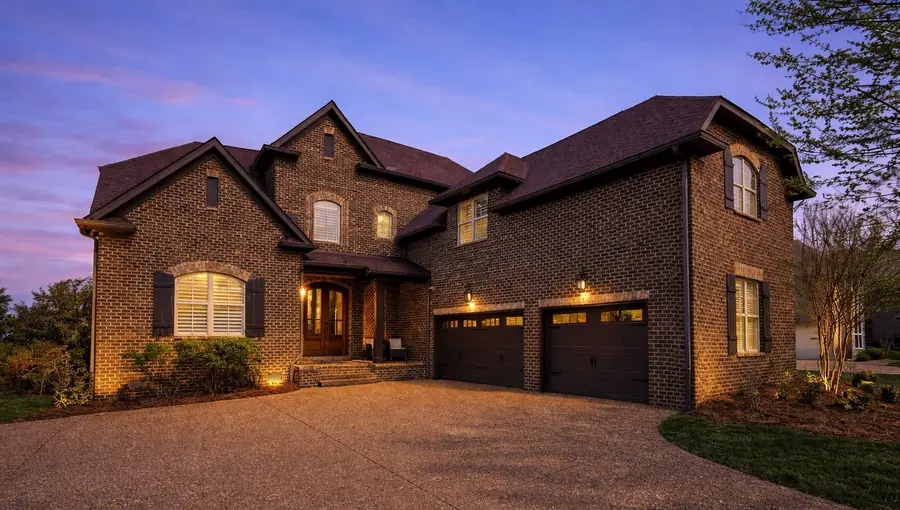 303 Scarsdale Dr S, Hendersonville, TN 37075 - #2