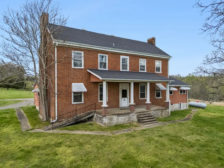 857 Davenport Rd, Cumberland City, TN 37050 - #3