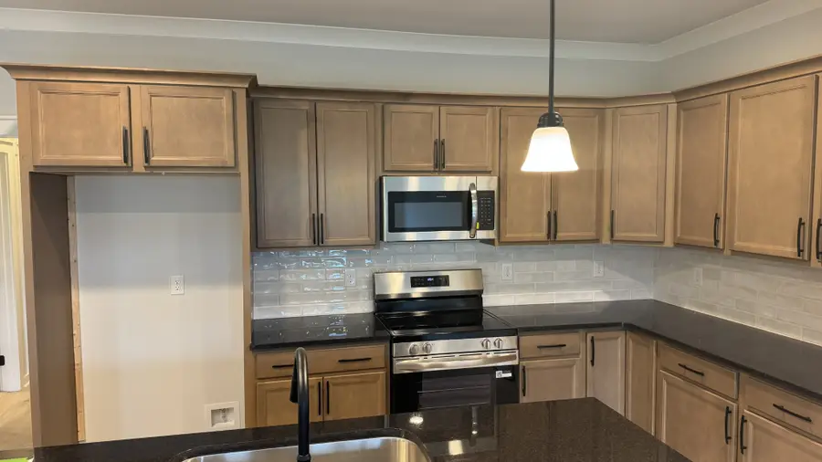 470 W Foxrun, Springfield, TN 37172 - #3