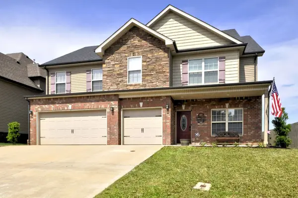 1105 Thrasher Dr, Clarksville, TN 37040