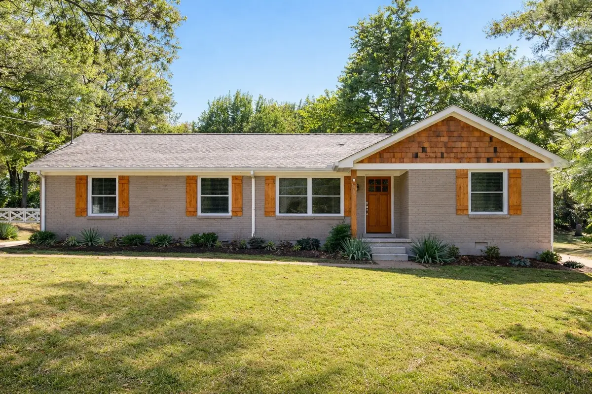 6705 Fleetwood Dr, Nashville, TN 37205 - #1