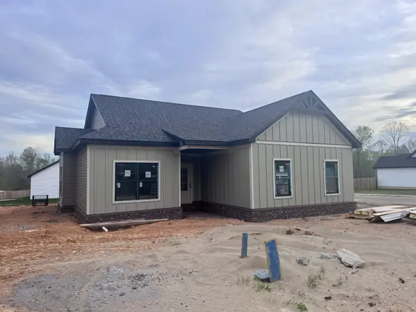 289 Wayne Hall Rd, Clarksville, TN 37040