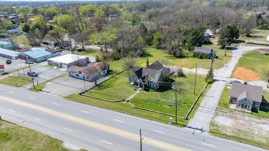 1123 N Main St, Hopkinsville, KY 42240 - #3