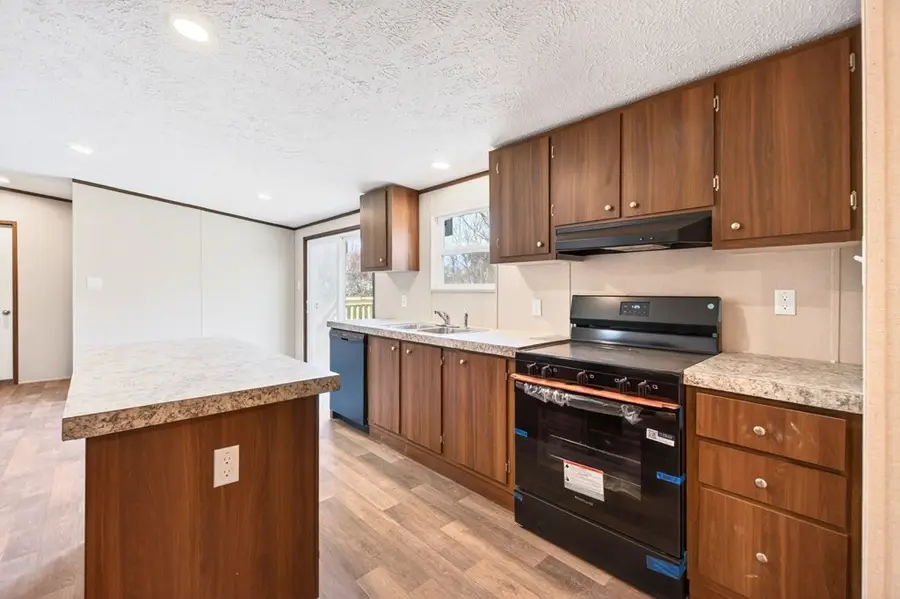 206 Church St, Spencer, TN 38585 - #3