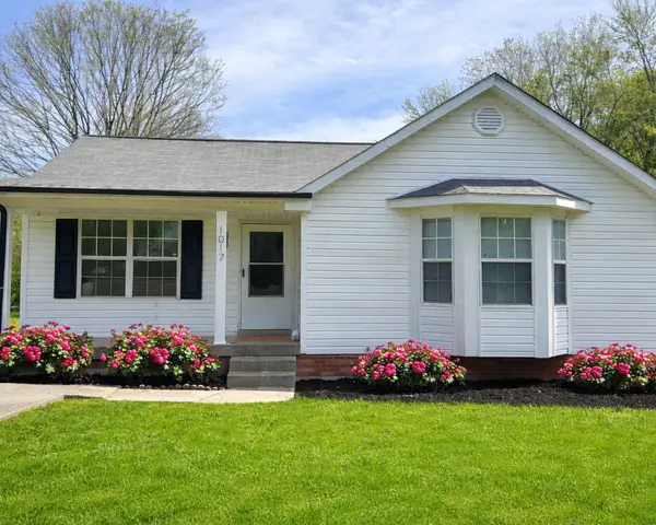 1017 Preston Dr, Burns, TN 37029