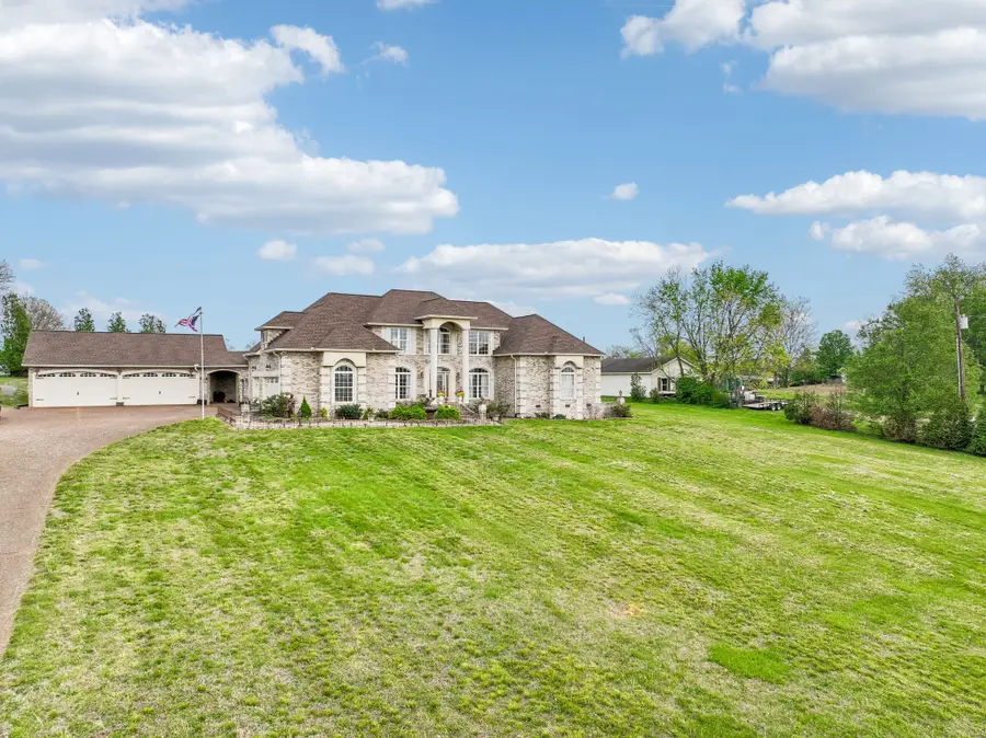 1011 Robertson Rd, Gallatin, TN 37066 - #2