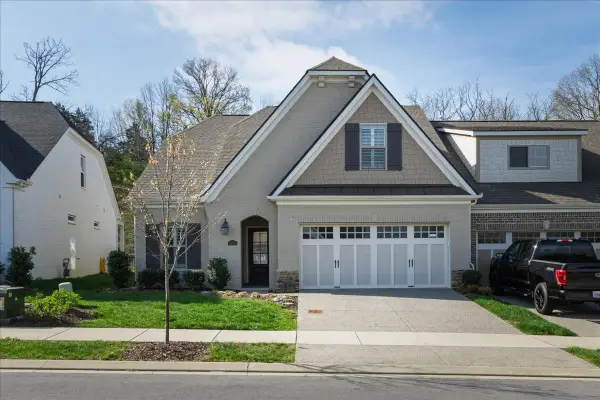 919 Cherry Grove Dr, Hendersonville, TN 37075