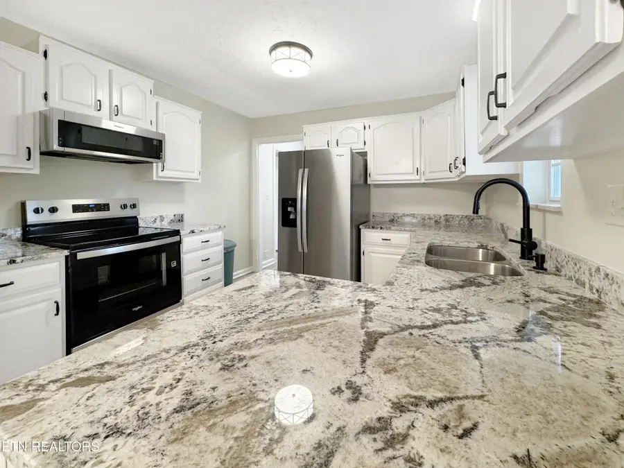 3526 Fountain Park Blvd, Knoxville, TN 37914 - #2