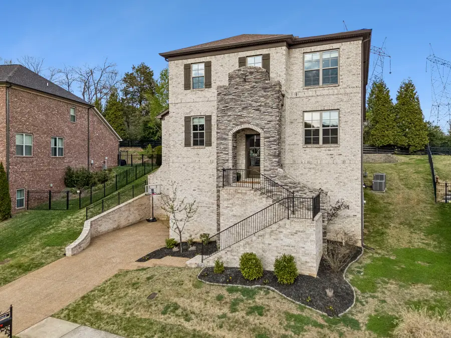 7113 Natchez Pointe Pl, Nashville, TN 37221 - #3