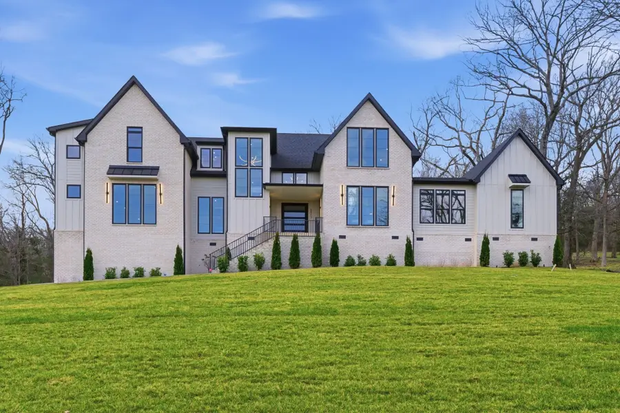 6807 Pennywell Dr, Nashville, TN 37205 - #2