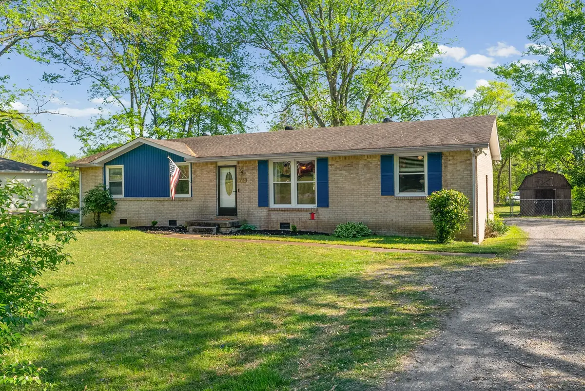 230 E Old Trenton Rd, Clarksville, TN 37043 - #1