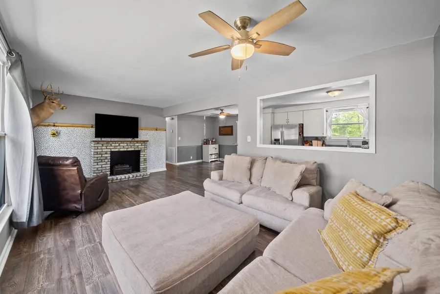 230 E Old Trenton Rd, Clarksville, TN 37043 - #3