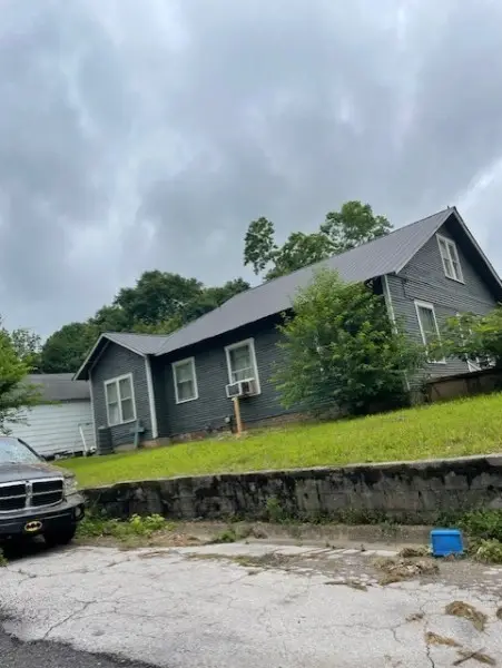 220 Lafayette Ave, Lawrenceburg, TN 38464 - #1