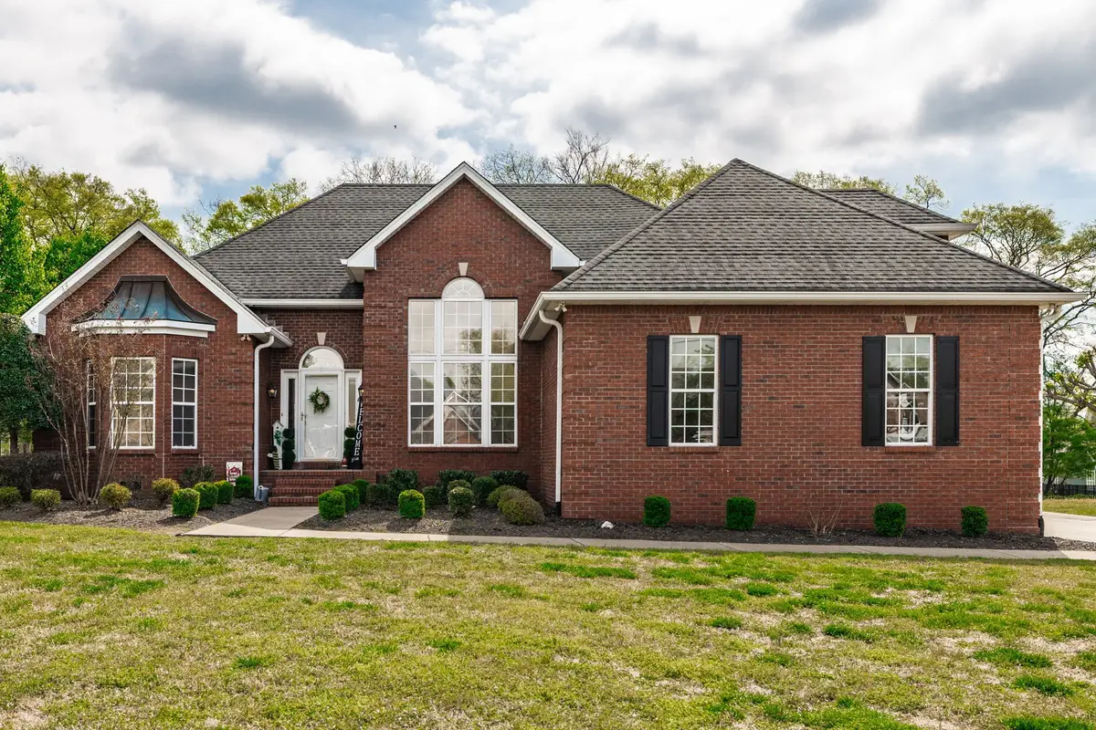 1121 Willow Lake Dr, Gallatin, TN 37066 - #1