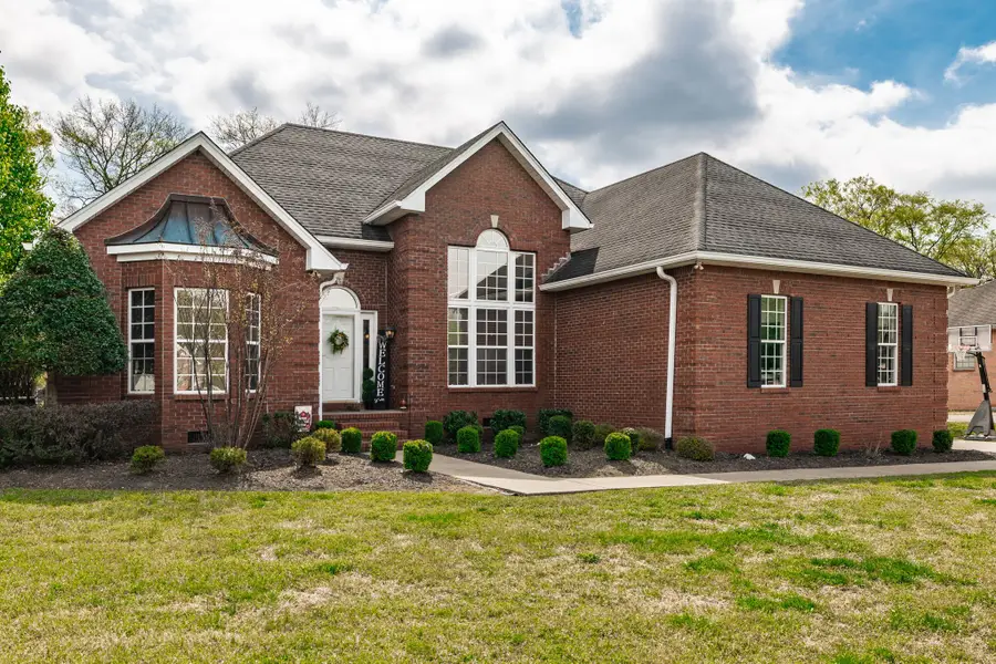 1121 Willow Lake Dr, Gallatin, TN 37066 - #2