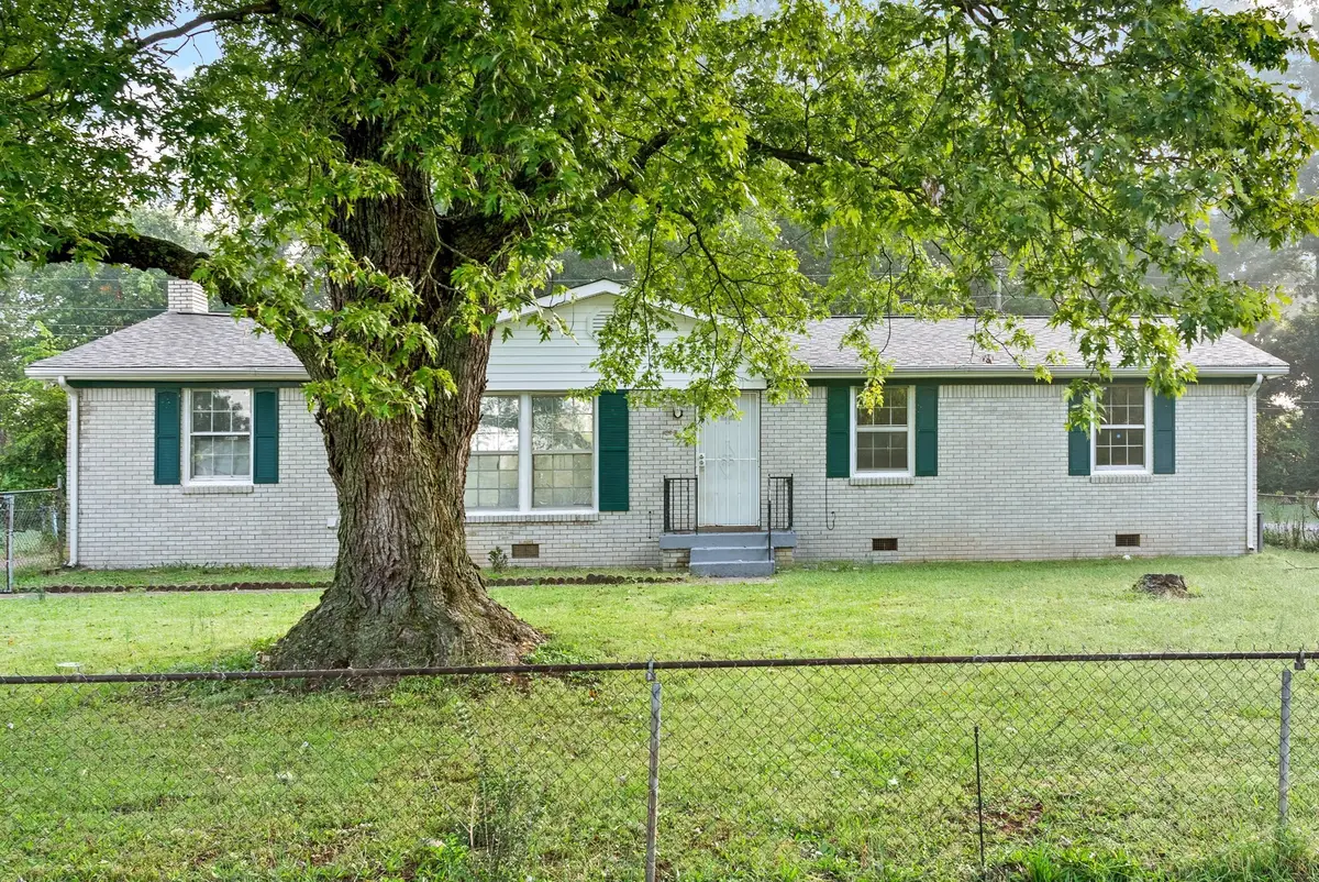 2307 Pendleton Dr, Clarksville, TN 37042 - #1