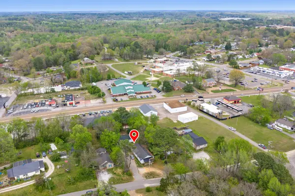 252 N Main St, Lexington, TN 38351