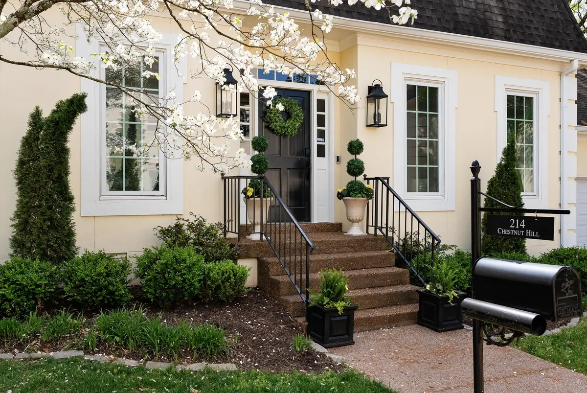 214 Chestnut Hill Dr, Nashville, TN 37215 - #1