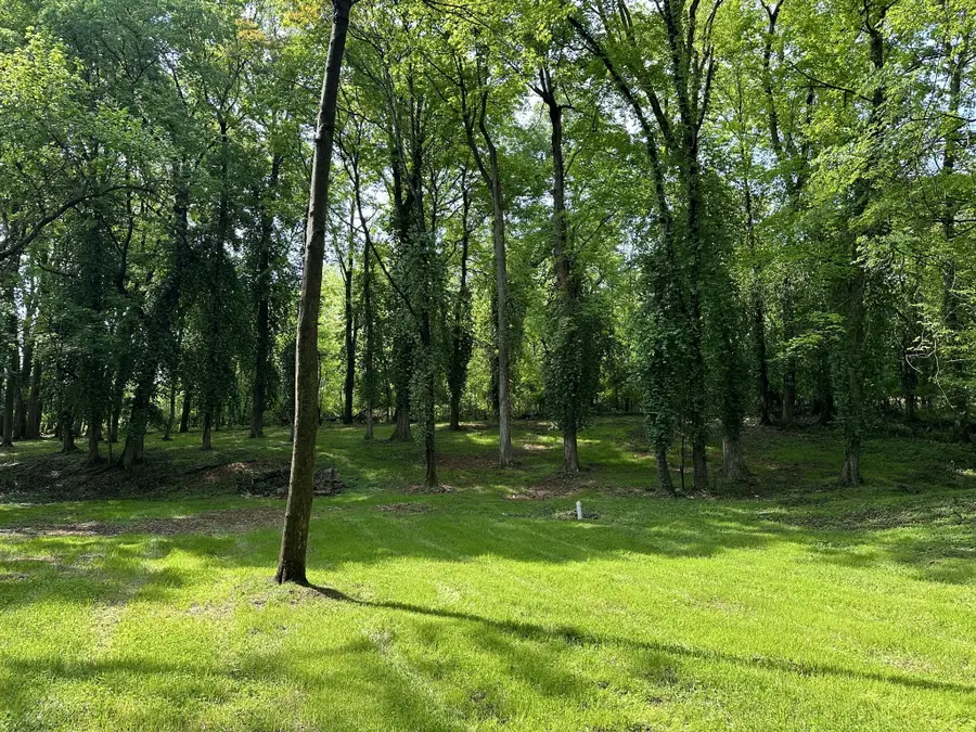 1421 Riverside Dr, Nashville, TN 37206 - #3