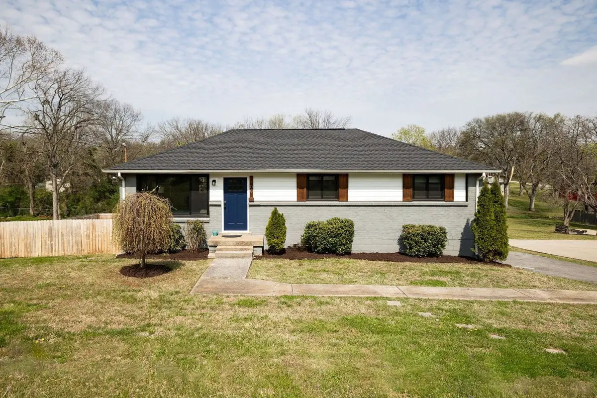 909 N Graycroft Ave, Madison, TN 37115 - #1