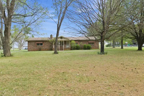 1956 Old Estill Springs Rd, Winchester, TN 37398