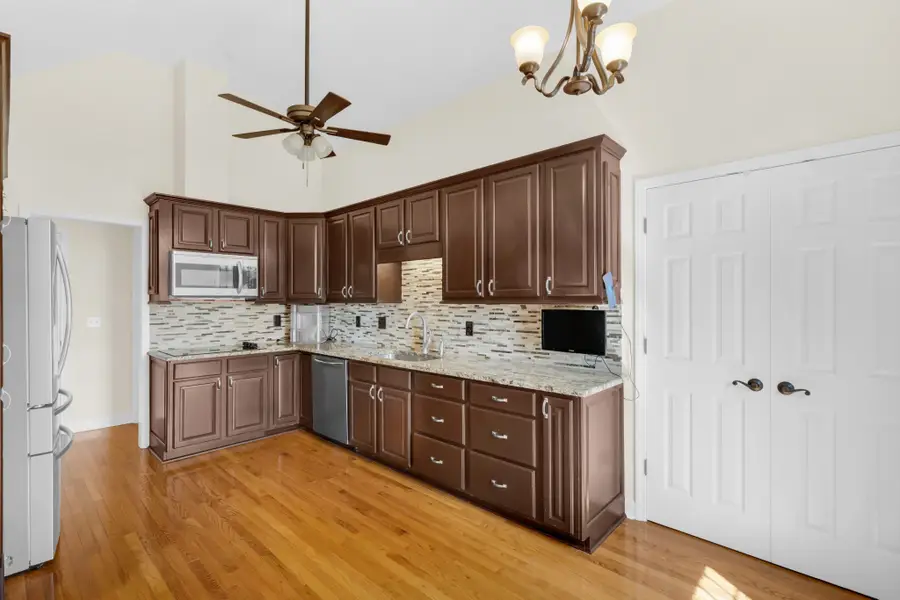 204 Hickory Trl, White House, TN 37188 - #2