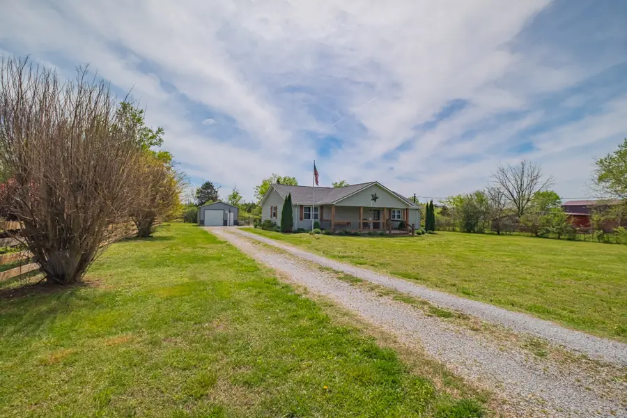 402 Hurricane Grove Rd, Shelbyville, TN 37160 - #3