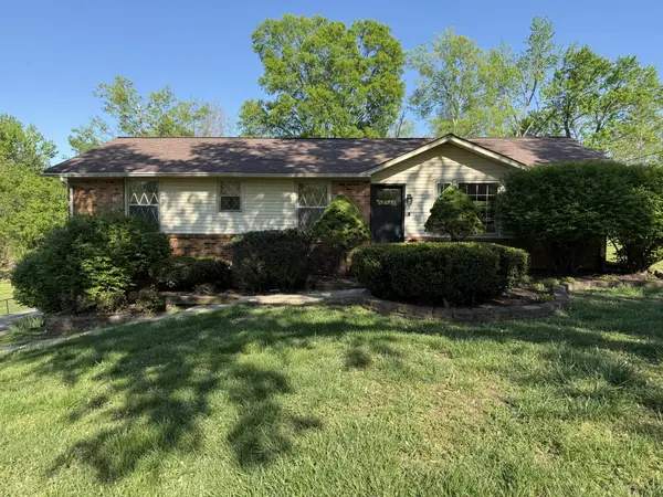 156 Lakeside Park Dr, Hendersonville, TN 37075