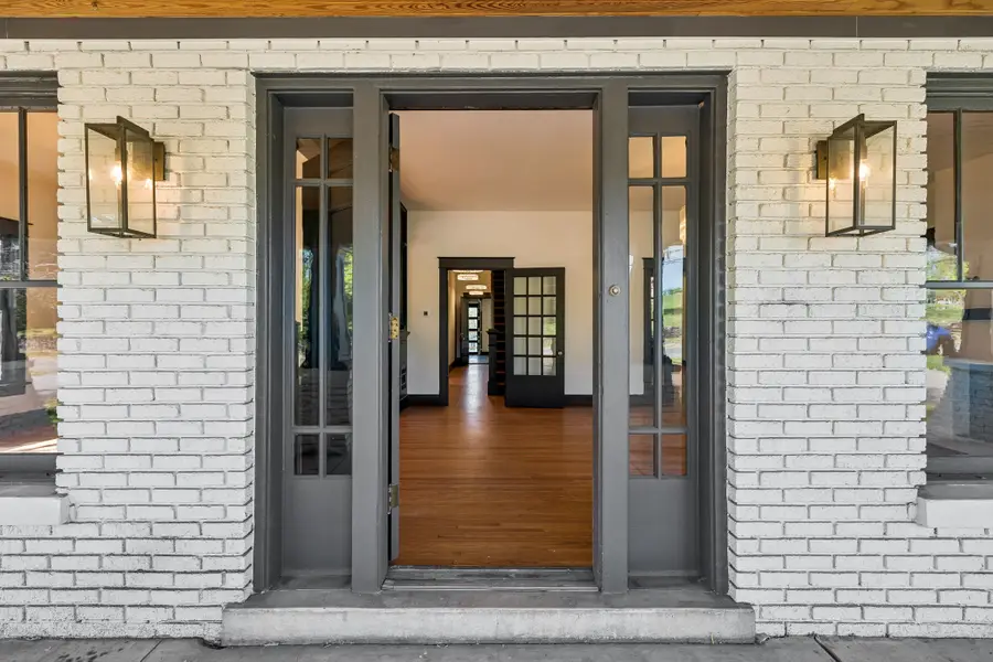 711 W 7th St, Columbia, TN 38401 - #3