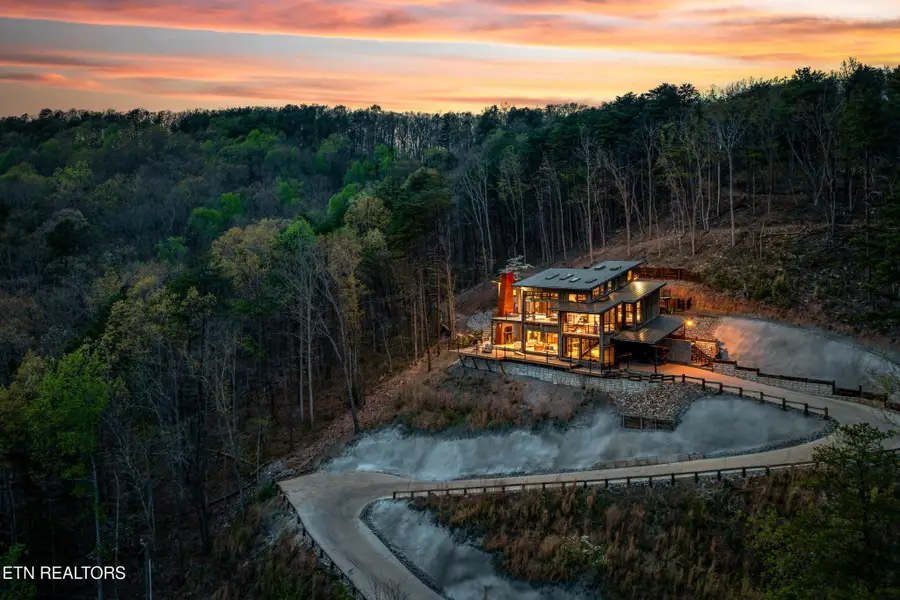 780 Laurel Lake Circle, Madisonville, TN 37354 - #2