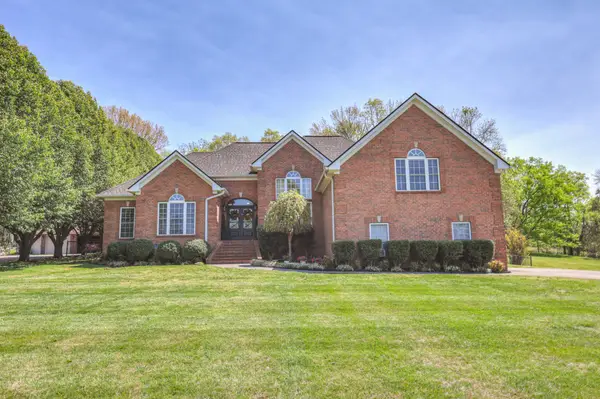 1100 Newmans Trl, Hendersonville, TN 37075