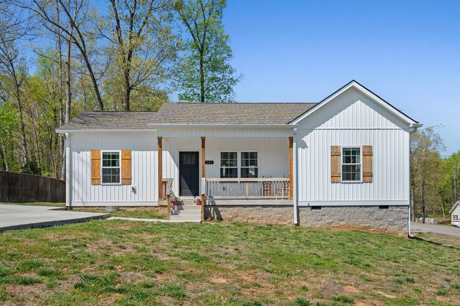 391 Elm Ave, Lewisburg, TN 37091 - #2