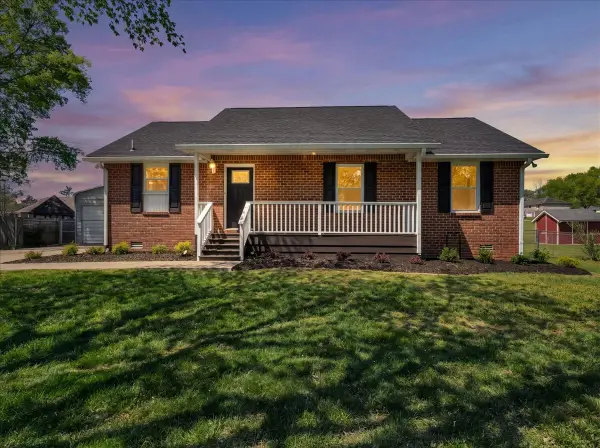 1152 Langwood Dr, Gallatin, TN 37066