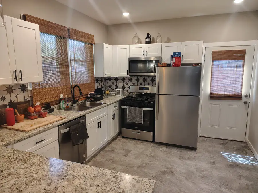 523 W 17th St, Hopkinsville, KY 42240 - #2