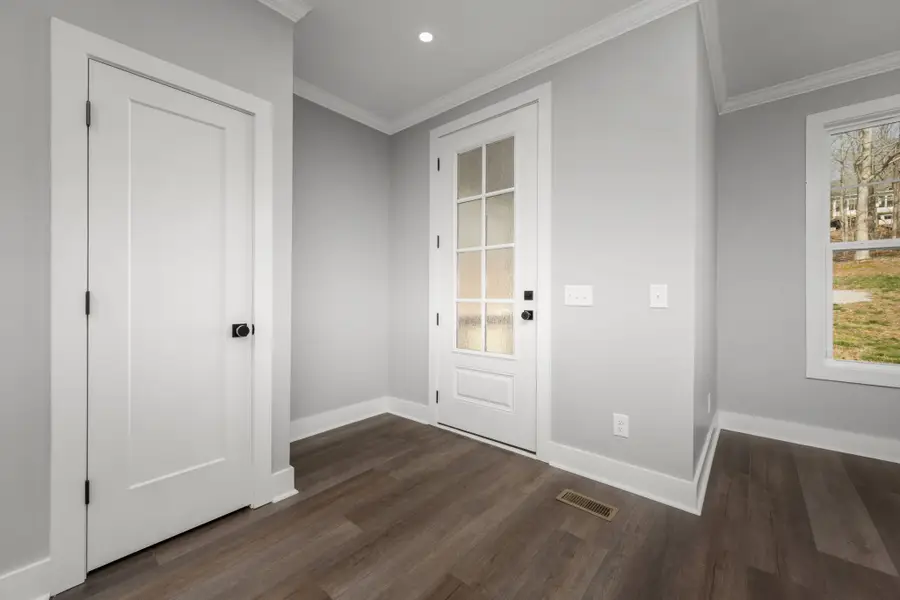 2093 Ferry Rd, Clarksville, TN 37040 - #2